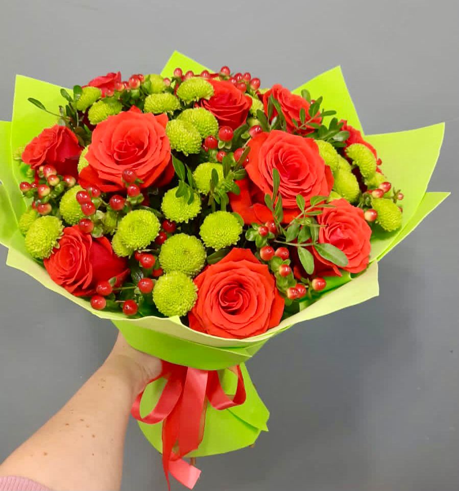 Букет цветов из: Хризантемы и Розы в Кевсале