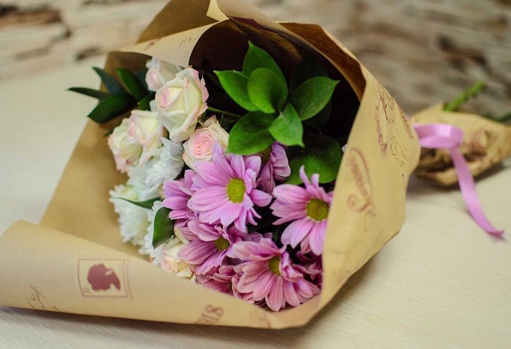 Букет цветов из: Розы и Хризантемы в Кевсале