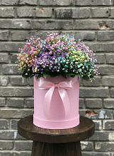Цветочная композиция из Гипсофила и Розы в шляпной коробке в Кевсале