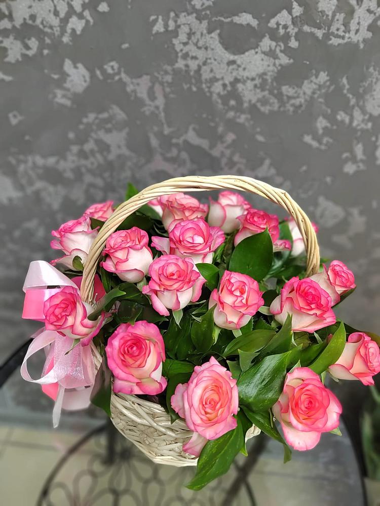 Цветочная композиция из Розы в корзине в Кевсале