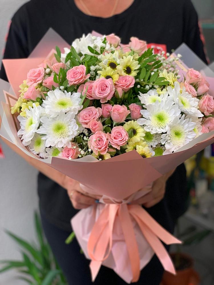 Букет цветов из: Розы и Хризантемы в Кевсале