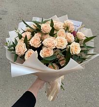 Букет Кремовые розы Латте в Кевсале