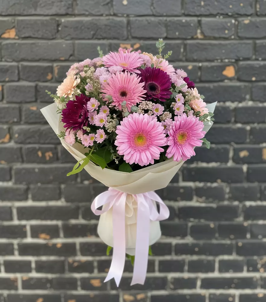 Букет цветов из: Герберы и Хризантемы в Кевсале