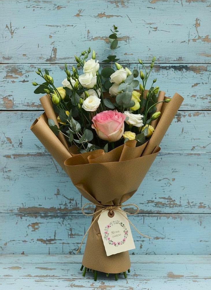 Букет цветов из: Розы и Лизиантусы в Кевсале