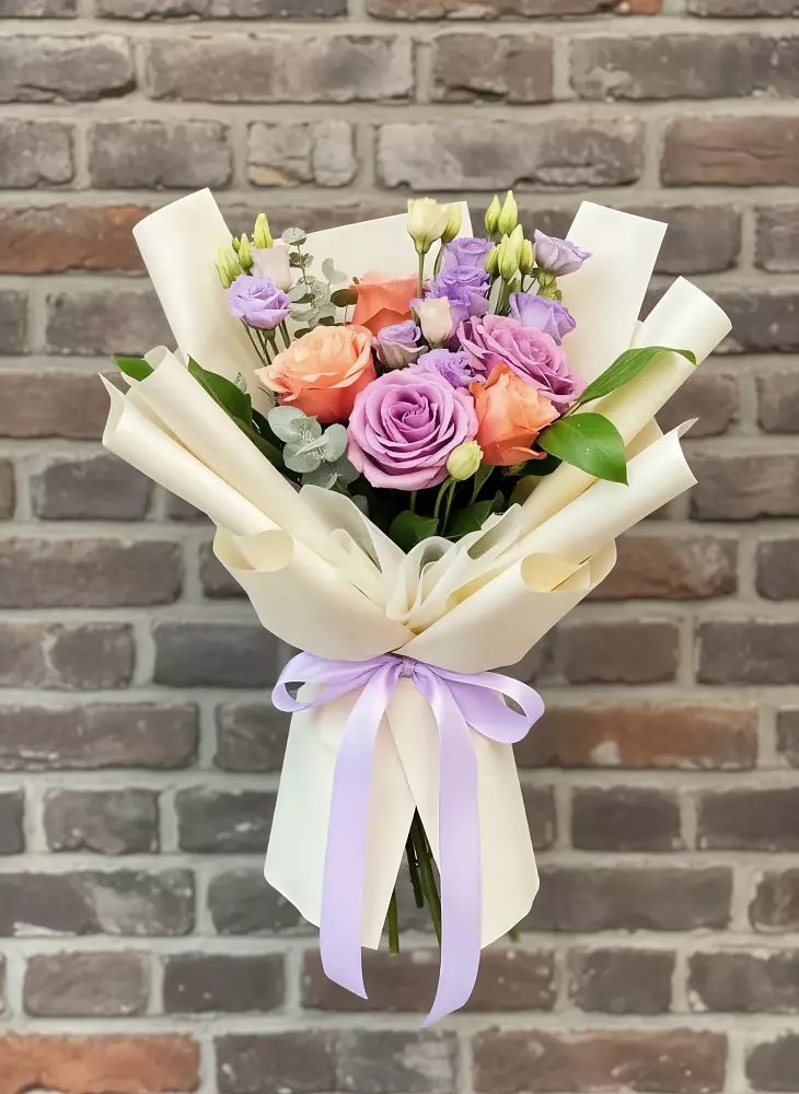 Букет цветов из: Лизиантусы и Розы в Кевсале