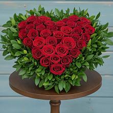 Цветочная композиция из Розы в виде сердца в Кевсале