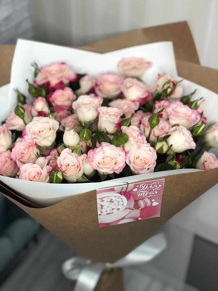 Букет цветов из: Розы в Кевсале