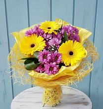 Букет цветов из:  Хризантемы и Герберы в Кевсале