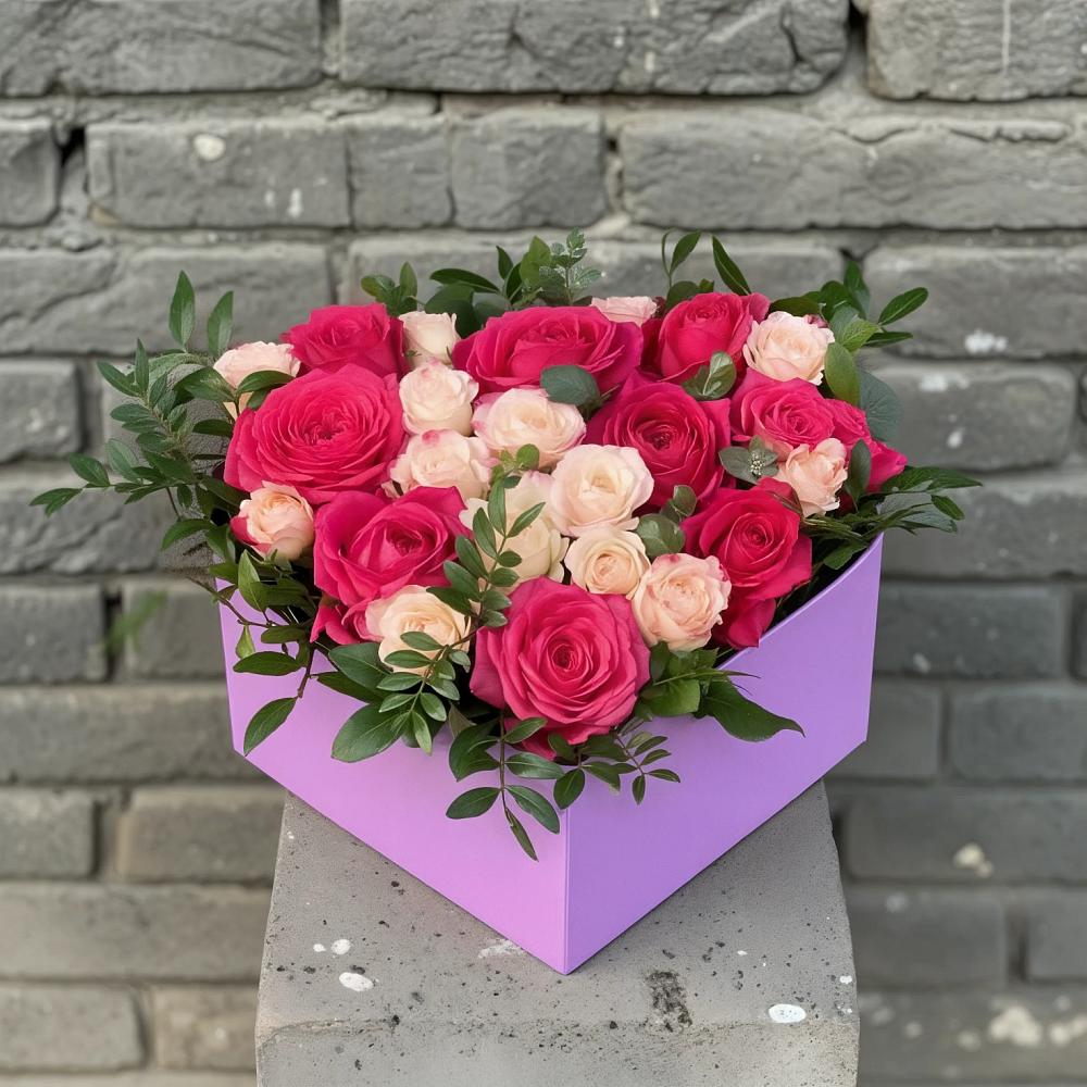 Цветочная композиция из Розы в коробке в Кевсале