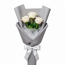 Букет 3 белые розы в Кевсале