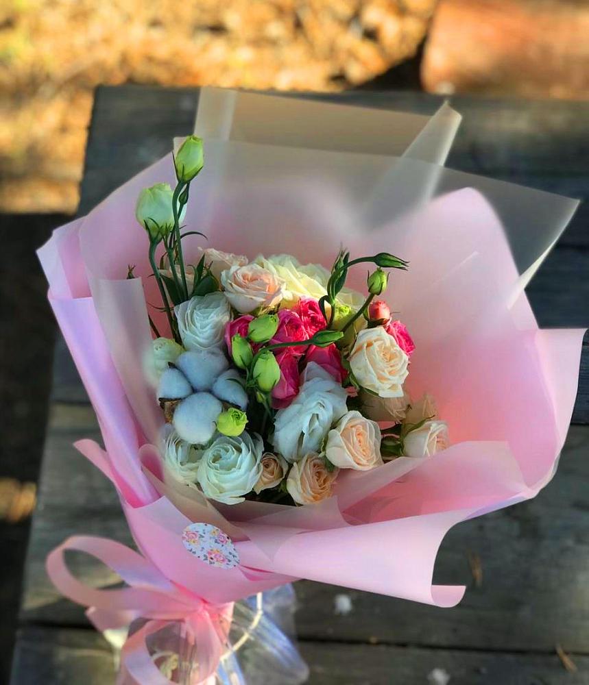 Букет цветов из: Розы и Лизиантусы в Кевсале