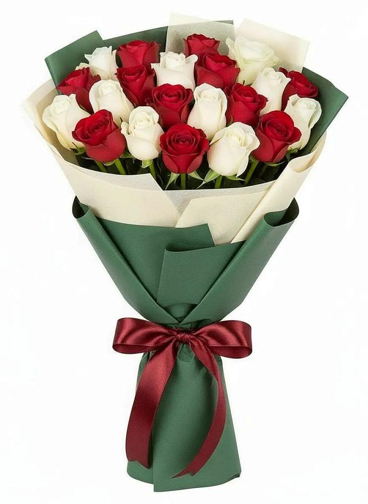 Букет Микс из красных и белых роз в Кевсале