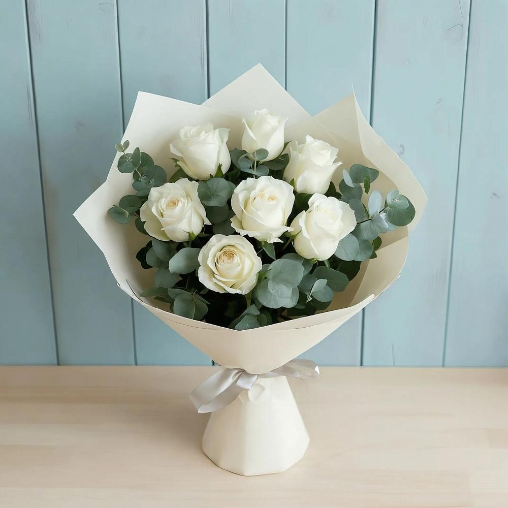 Букет Белые розы в Эвкалипте в Кевсале