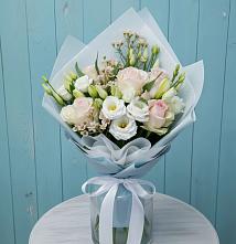 Букет цветов из:  Розы и Лизиантусы #REPLACE_PRED# Кевсале
