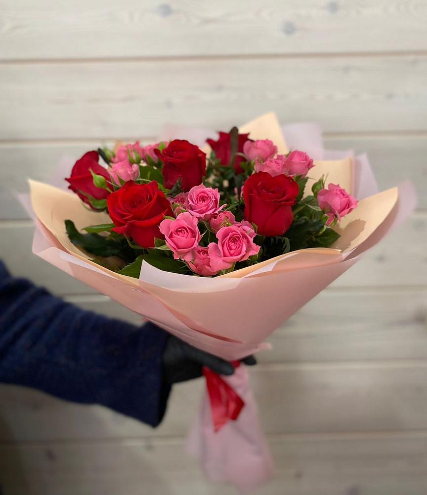 Букет цветов из: Розы в Кевсале