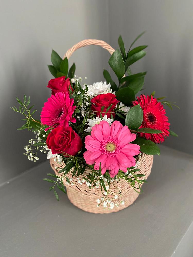 Цветочная композиция из Розы, Хризантемы и Герберы в корзине в Кевсале