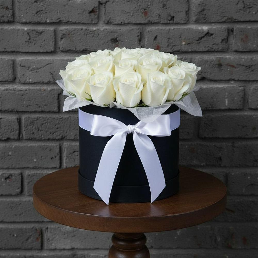 Цветочная композиция из Розы в шляпной коробке в Кевсале