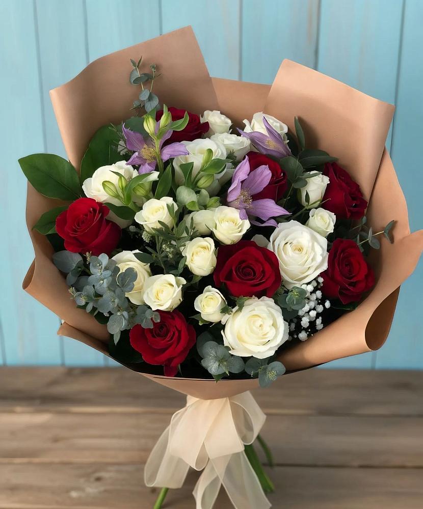 Букет цветов из: Розы и Альстромерии в Кевсале
