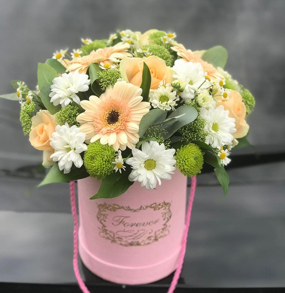 Цветочная композиция из Розы, Герберы и Хризантемы в шляпной коробке в Кевсале