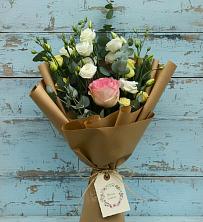 Букет цветов из:  Розы и Лизиантусы в Кевсале