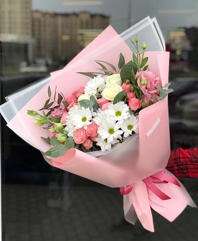Букет цветов из: Розы, Лизиантусы и Хризантемы в Кевсале