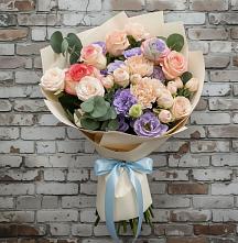 Букет цветов из:  Розы, Лизиантусы и Гвоздики в Кевсале