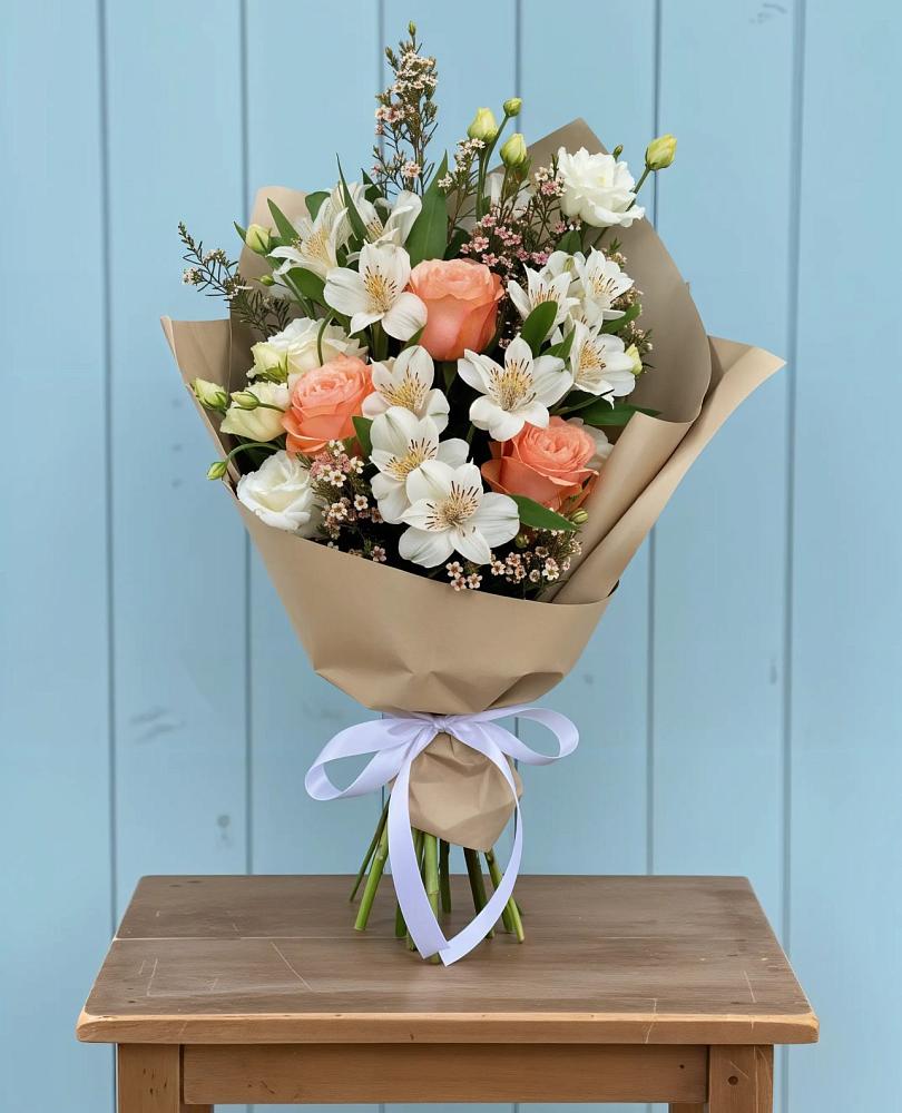 Букет цветов из: Альстромерии, Лизиантусы, Розы и Хризантемы в Кевсале