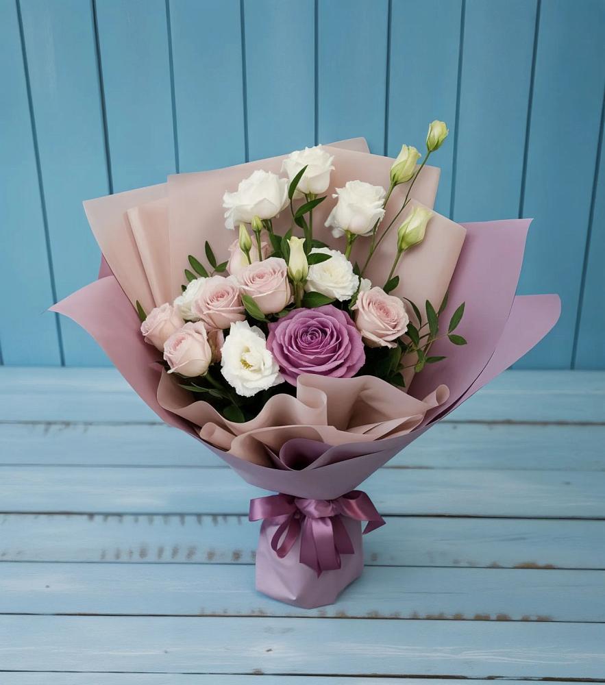 Букет цветов из: Розы и Лизиантусы в Кевсале